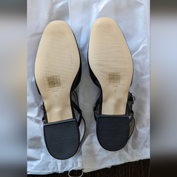 journee amannda black flat with strap buckle - Picture 5 of 5